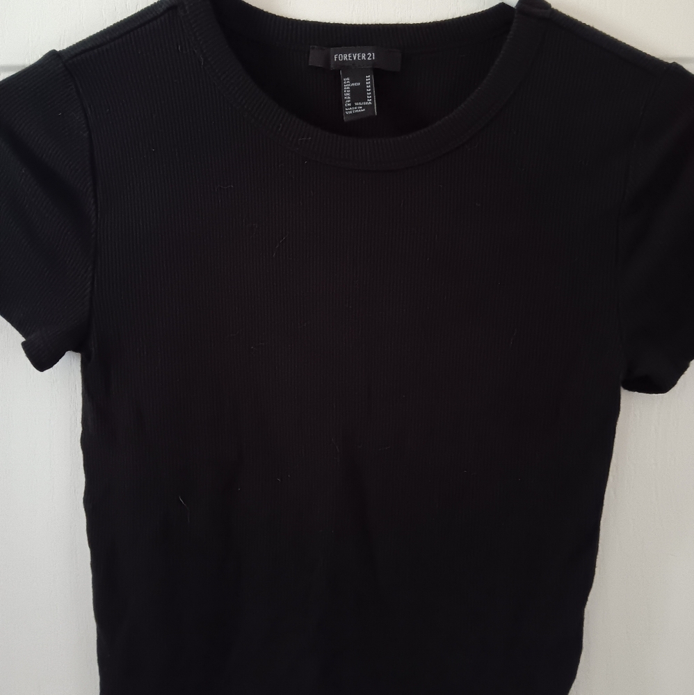 Forever 21 Classic Black Short Sleeve Tee